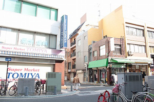 目印のTOMIYAの写真